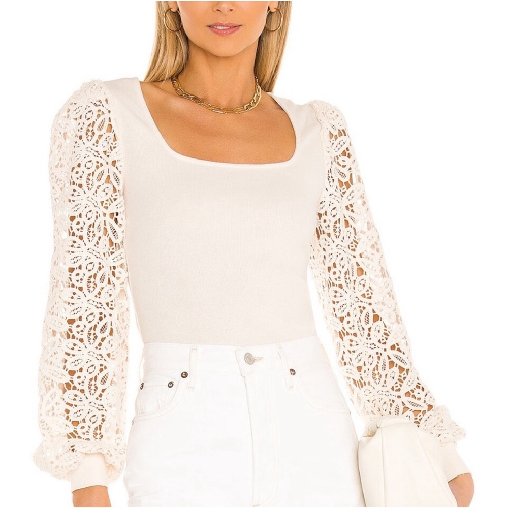 BCBMAXAZRIA Lace Sleeve Bodysuit in sea salt medium